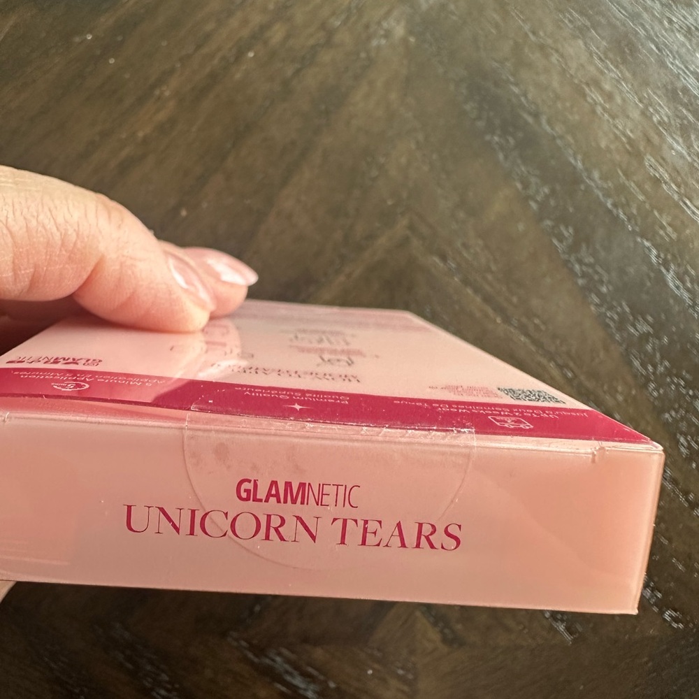Glamnetic Press-On Nails Unicorn Tears Short Oval NWT - Picture 7 of 8